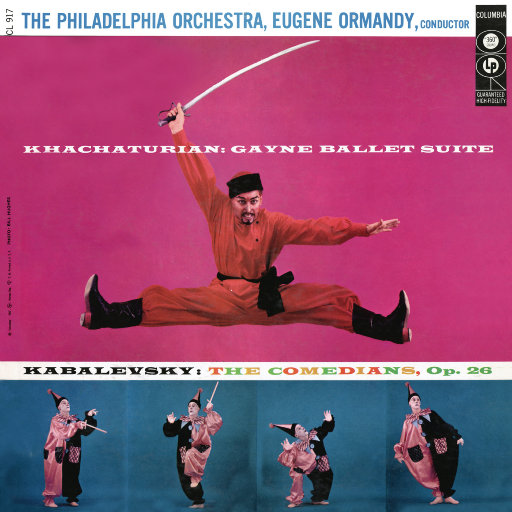 美女和男生在床上搓搓
